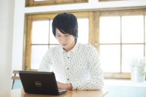 会社辞めても生きていける?年収300万フリーランスのリアルな生活